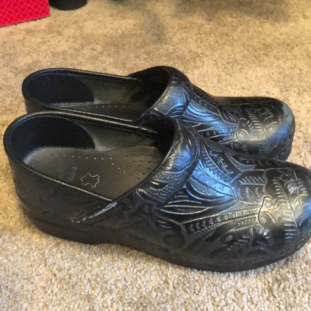 Black Floral Danskos